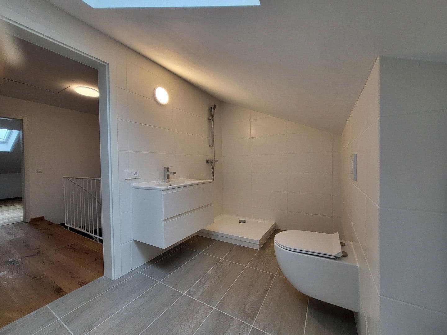 Prodej domu 160 m², pozemek 244 m², Am Anger 10a, Babensham, Bavorsko Prodej domu 160 m², pozemek 244 m², Am Anger 10a, Babensham, Bavorsko
