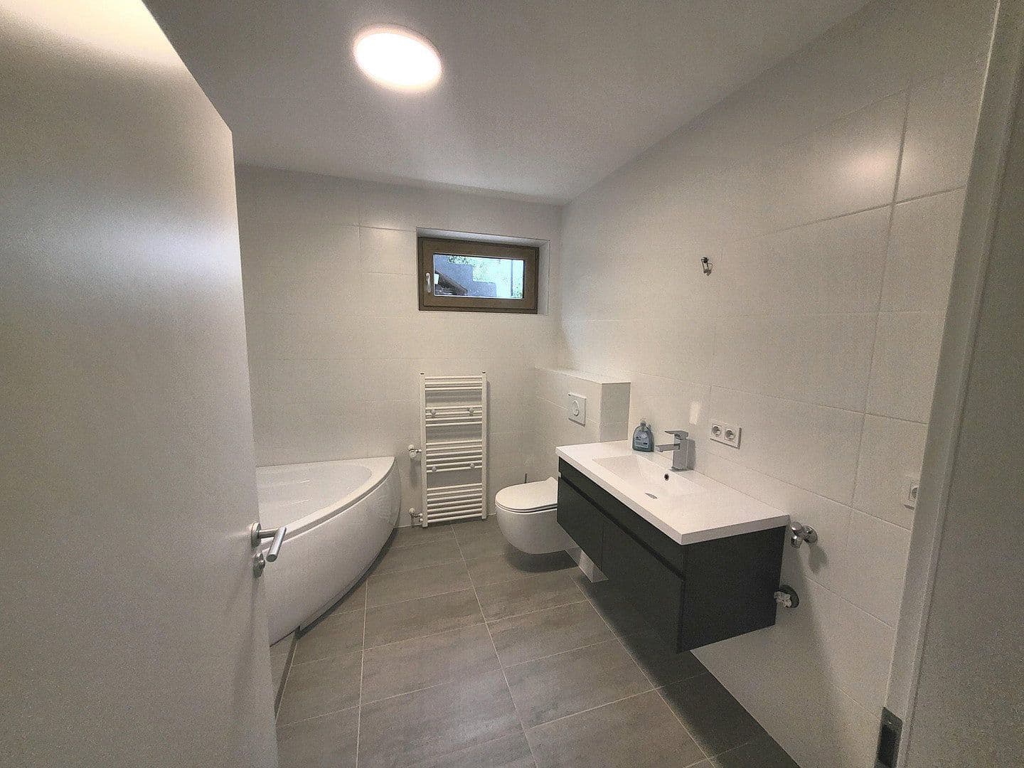 Prodej domu 160 m², pozemek 244 m², Am Anger 10a, Babensham, Bavorsko Prodej domu 160 m², pozemek 244 m², Am Anger 10a, Babensham, Bavorsko
