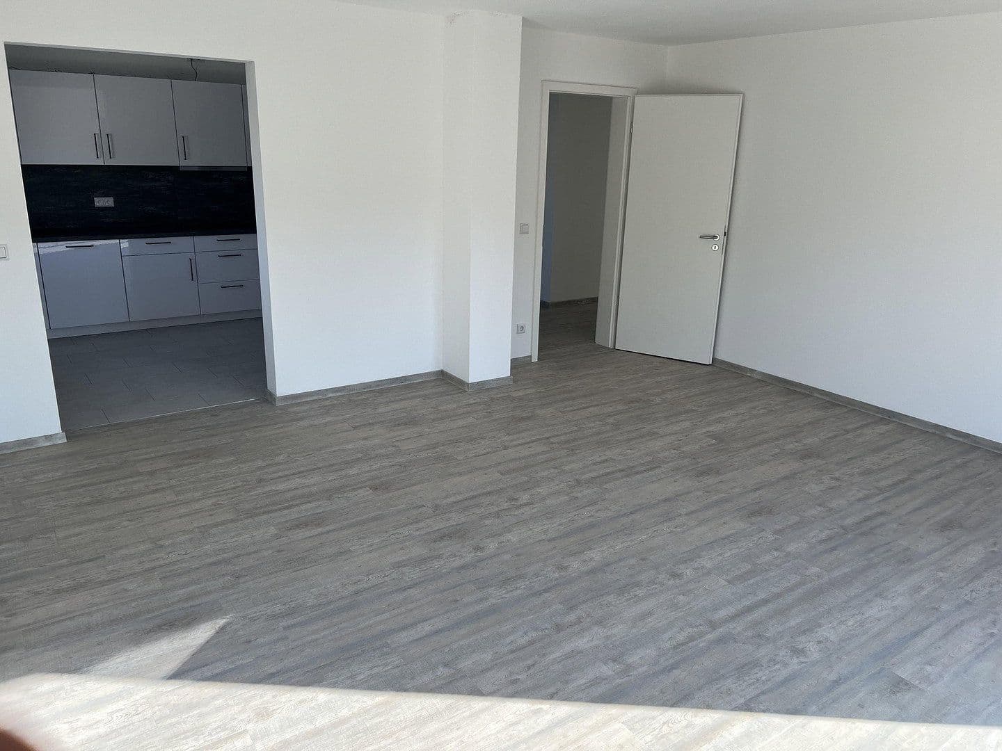 Pronájem bytu 3+kk 98 m², Am Kiefernwald 5 B, Groß Kreutz (Havel), Braniborsko Pronájem bytu 3+kk 98 m², Am Kiefernwald 5 B, Groß Kreutz (Havel), Braniborsko