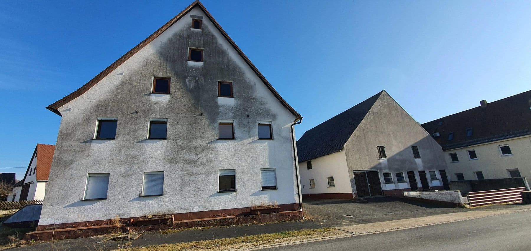 Prodej domu 220 m², pozemek 550 m², Schnaittach, Bavorsko Prodej domu 220 m², pozemek 550 m², Schnaittach, Bavorsko