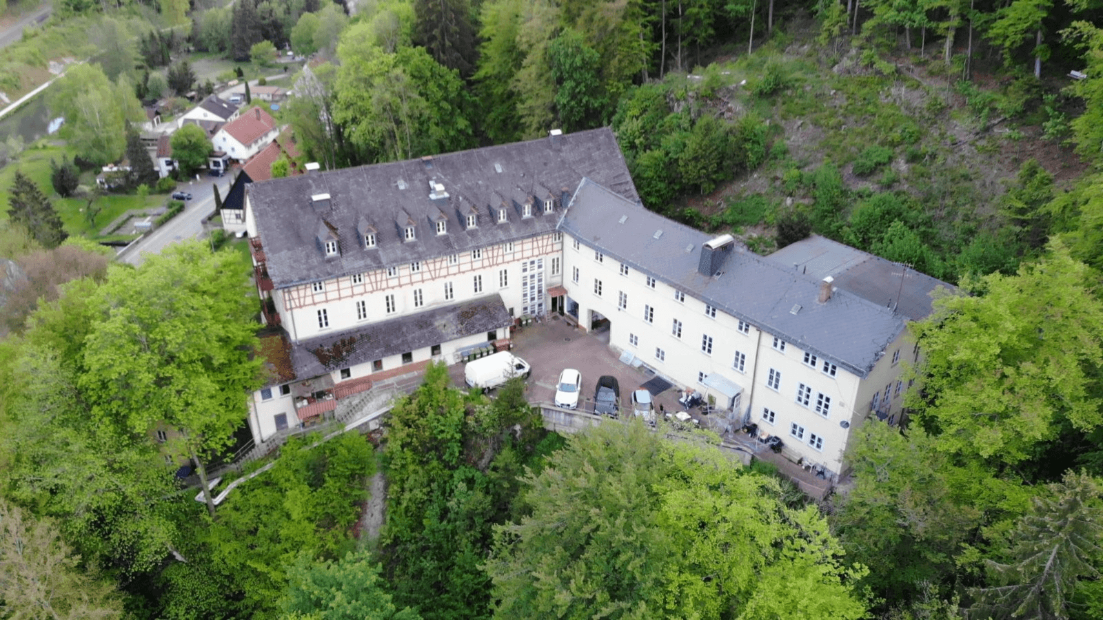 Prodej domu 2.500 m², pozemek 33.600 m², Hartenstein, Bavorsko Prodej domu 2.500 m², pozemek 33.600 m², Hartenstein, Bavorsko