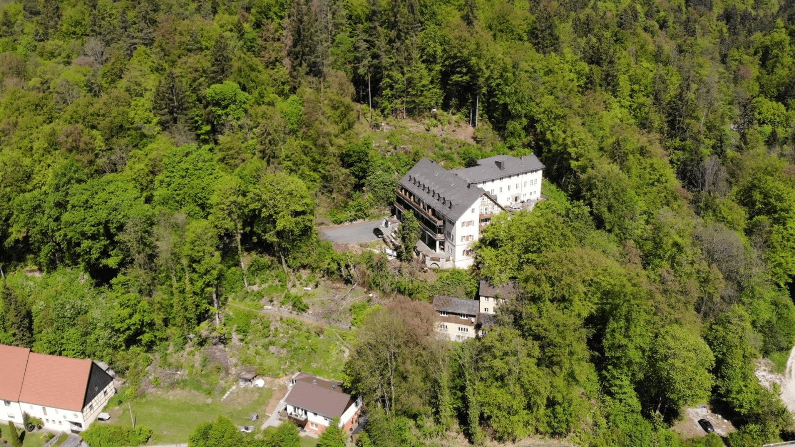 Prodej domu 2.500 m², pozemek 33.600 m², Hartenstein, Bavorsko Prodej domu 2.500 m², pozemek 33.600 m², Hartenstein, Bavorsko