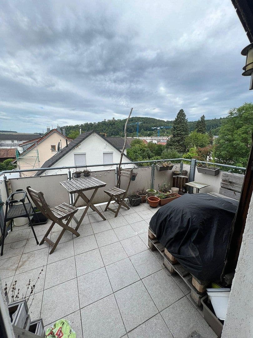 Pronájem bytu 3+1 80 m², Schlossstrasse 13, Lörrach, Bádensko-Württembersko Pronájem bytu 3+1 80 m², Schlossstrasse 13, Lörrach, Bádensko-Württembersko