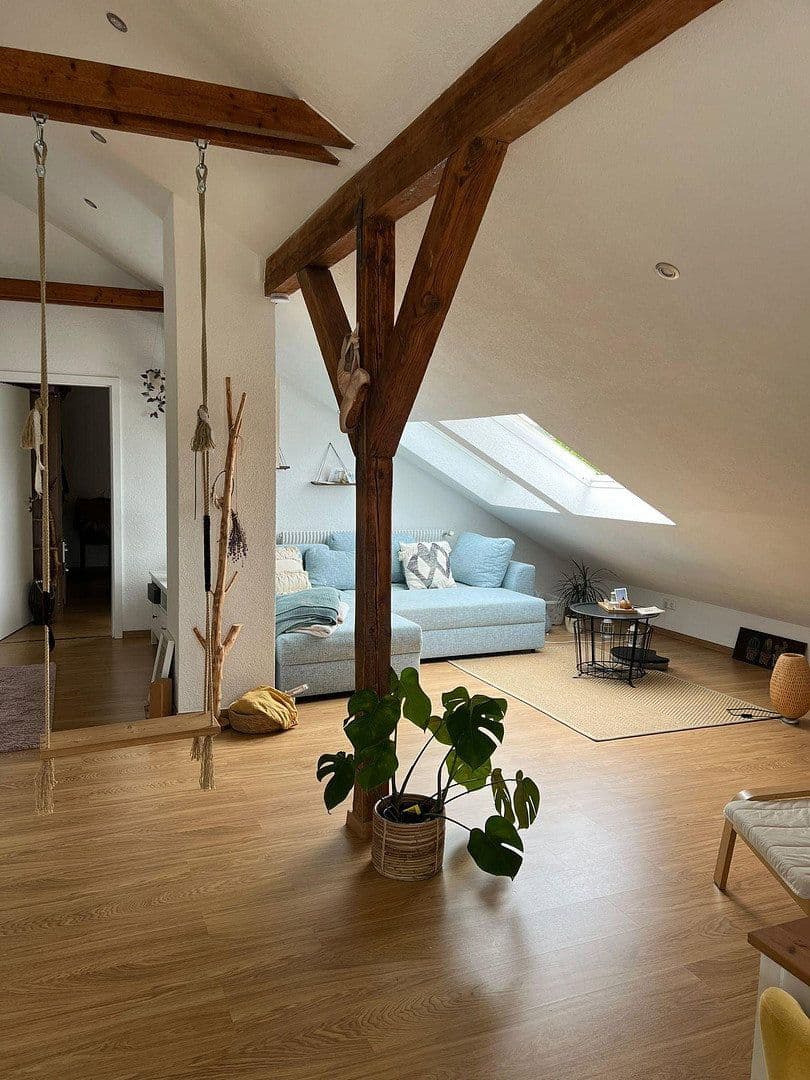 Pronájem bytu 3+1 80 m², Schlossstrasse 13, Lörrach, Bádensko-Württembersko Pronájem bytu 3+1 80 m², Schlossstrasse 13, Lörrach, Bádensko-Württembersko