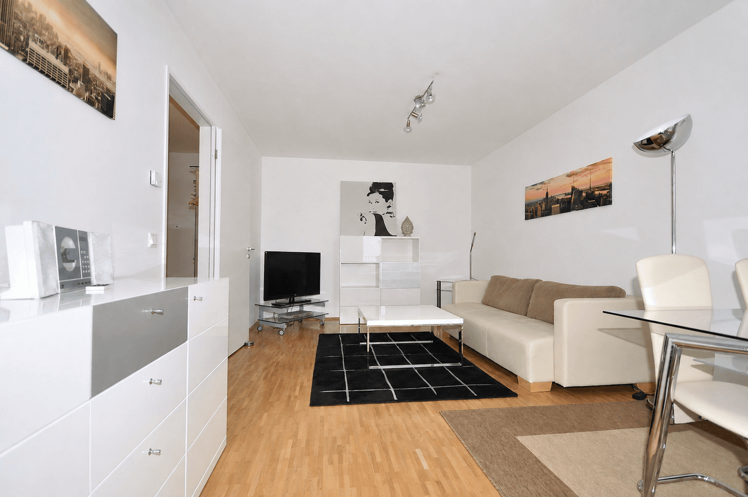 Pronájem bytu 2+1 54 m², Max-Friedlaender-Bogen 5, München, Bavorsko Pronájem bytu 2+1 54 m², Max-Friedlaender-Bogen 5, München, Bavorsko
