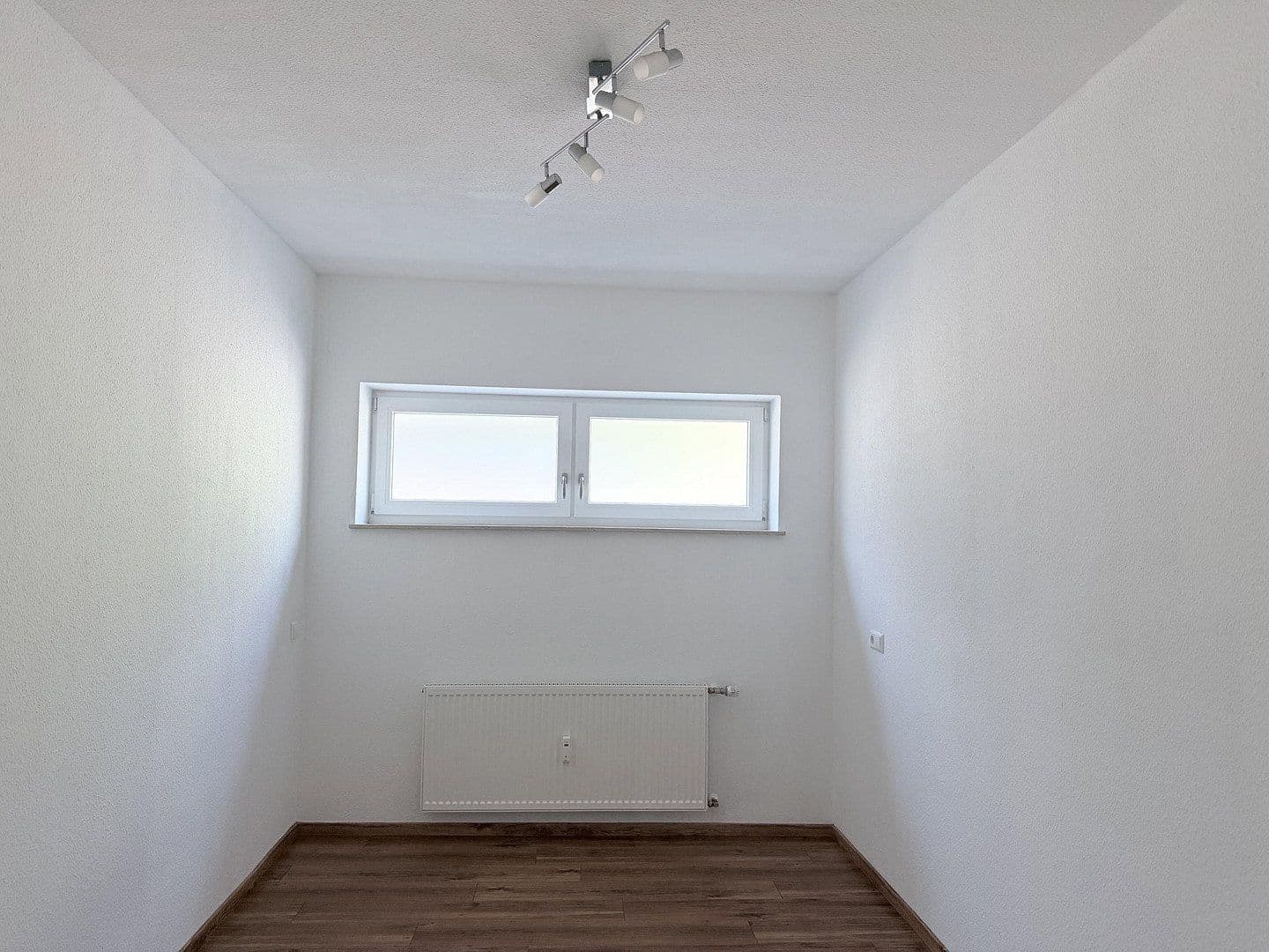 Pronájem bytu 2+1 62 m², Heidenheim an der Brenz, Bádensko-Württembersko Pronájem bytu 2+1 62 m², Heidenheim an der Brenz, Bádensko-Württembersko