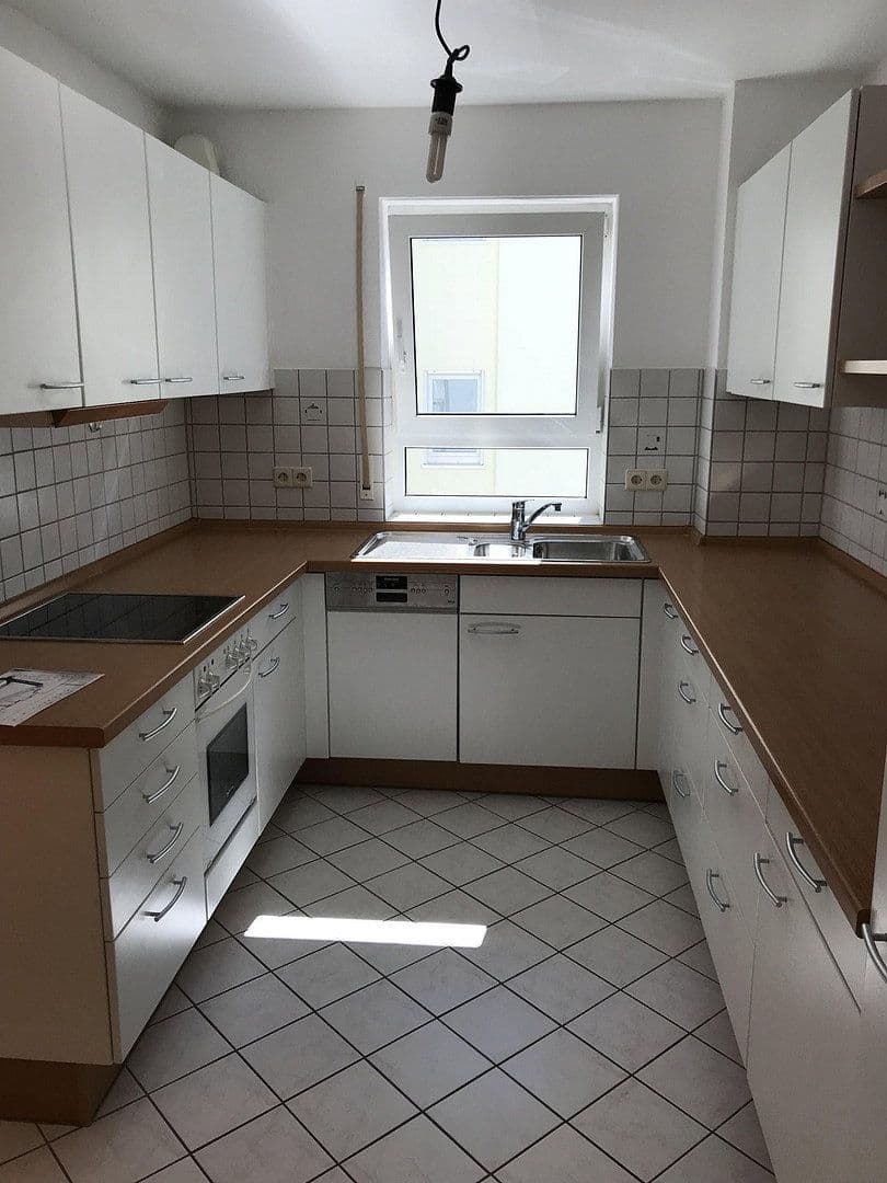 Pronájem bytu 3+kk 86 m², Schwäbisch Gmünd, Bádensko-Württembersko Pronájem bytu 3+kk 86 m², Schwäbisch Gmünd, Bádensko-Württembersko