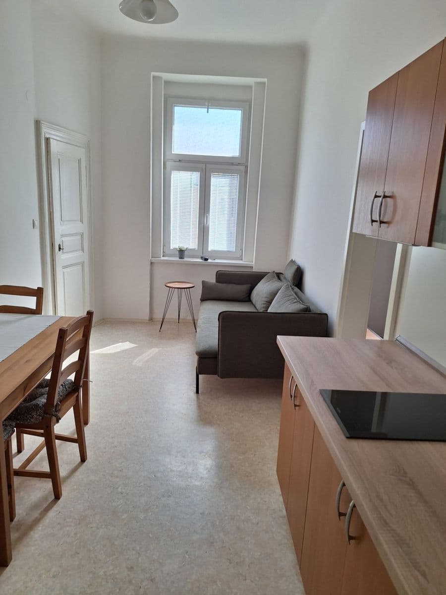 Pronájem bytu 1+1 36 m², Slovinská, Praha, Praha Pronájem bytu 1+1 36 m², Slovinská, Praha, Praha