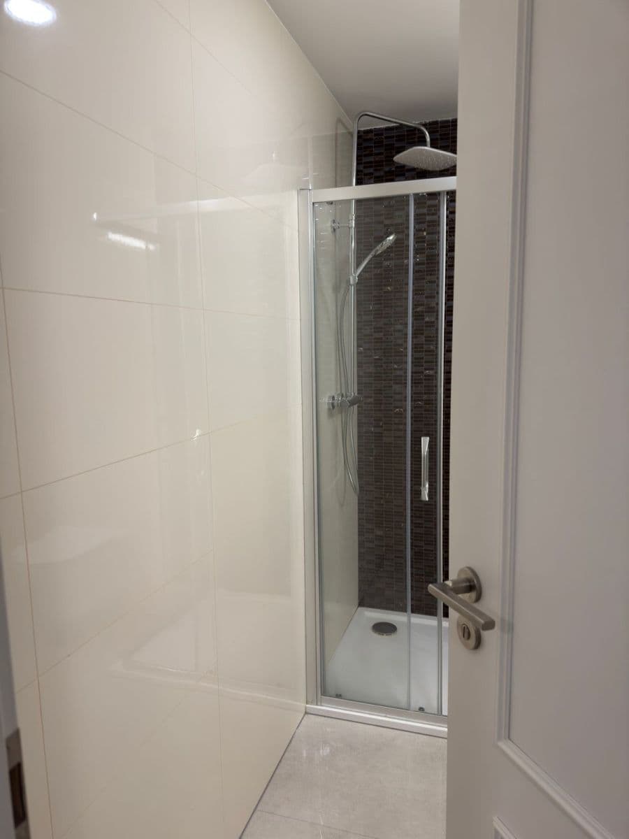 Pronájem bytu 2+kk 42 m², Varšavská, Praha, Praha Pronájem bytu 2+kk 42 m², Varšavská, Praha, Praha