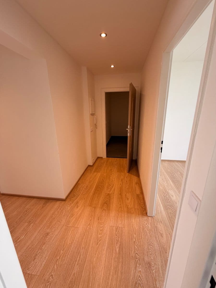 Pronájem bytu 3+1 75 m², Tatarkova, Praha, Praha Pronájem bytu 3+1 75 m², Tatarkova, Praha, Praha