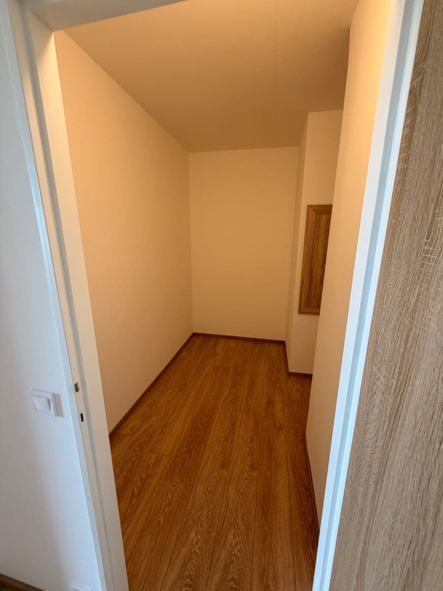 Pronájem bytu 3+1 75 m², Tatarkova, Praha, Praha Pronájem bytu 3+1 75 m², Tatarkova, Praha, Praha