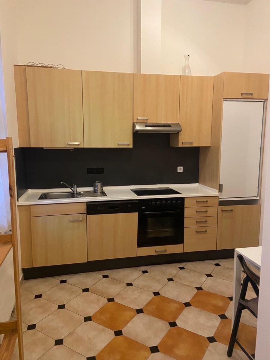 Pronájem bytu 2+1 66 m², Lublaňská, Praha, Praha Pronájem bytu 2+1 66 m², Lublaňská, Praha, Praha
