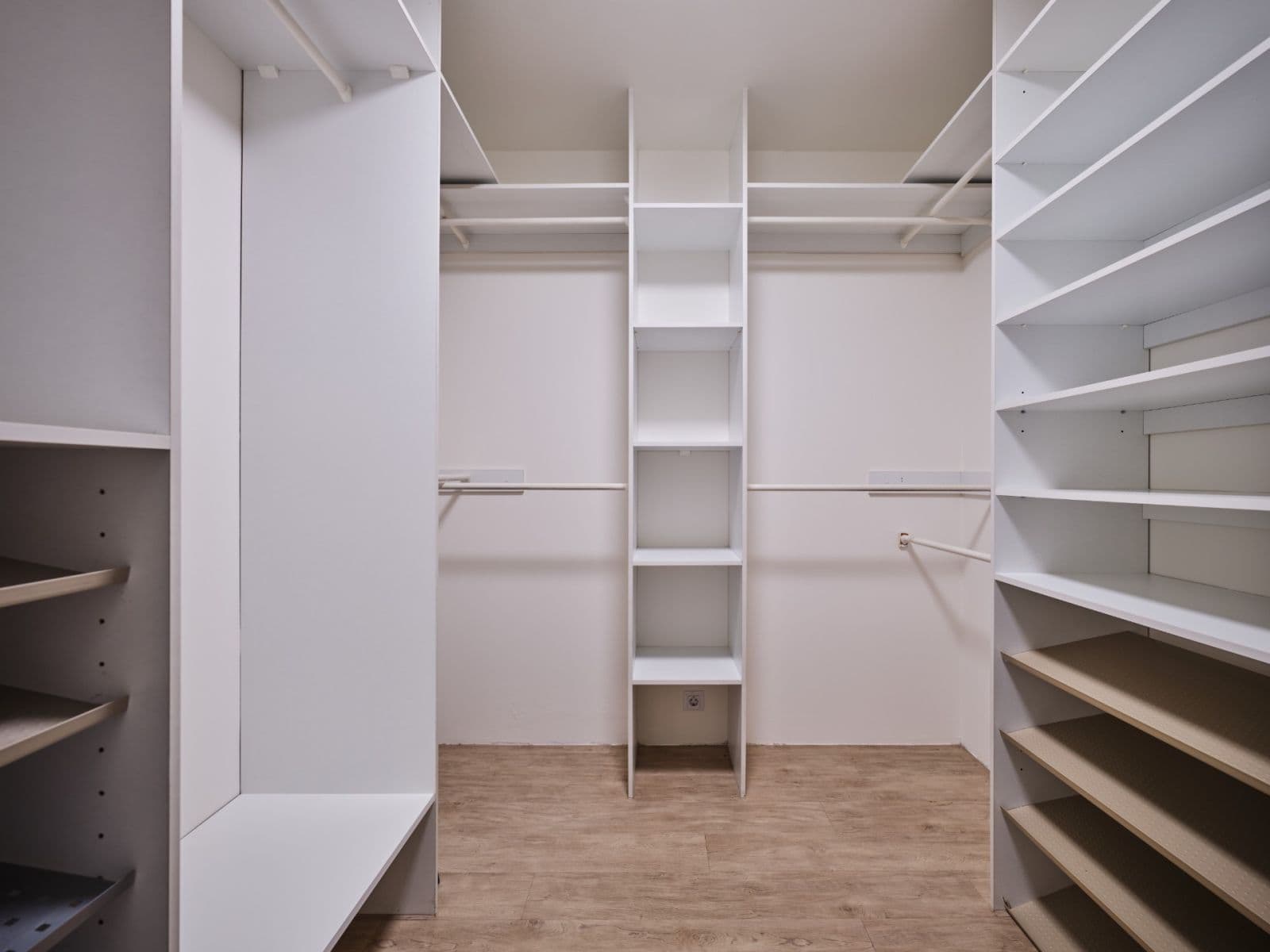 Prodej bytu 4+kk 123 m², Semilská, Praha, Praha Prodej bytu 4+kk 123 m², Semilská, Praha, Praha