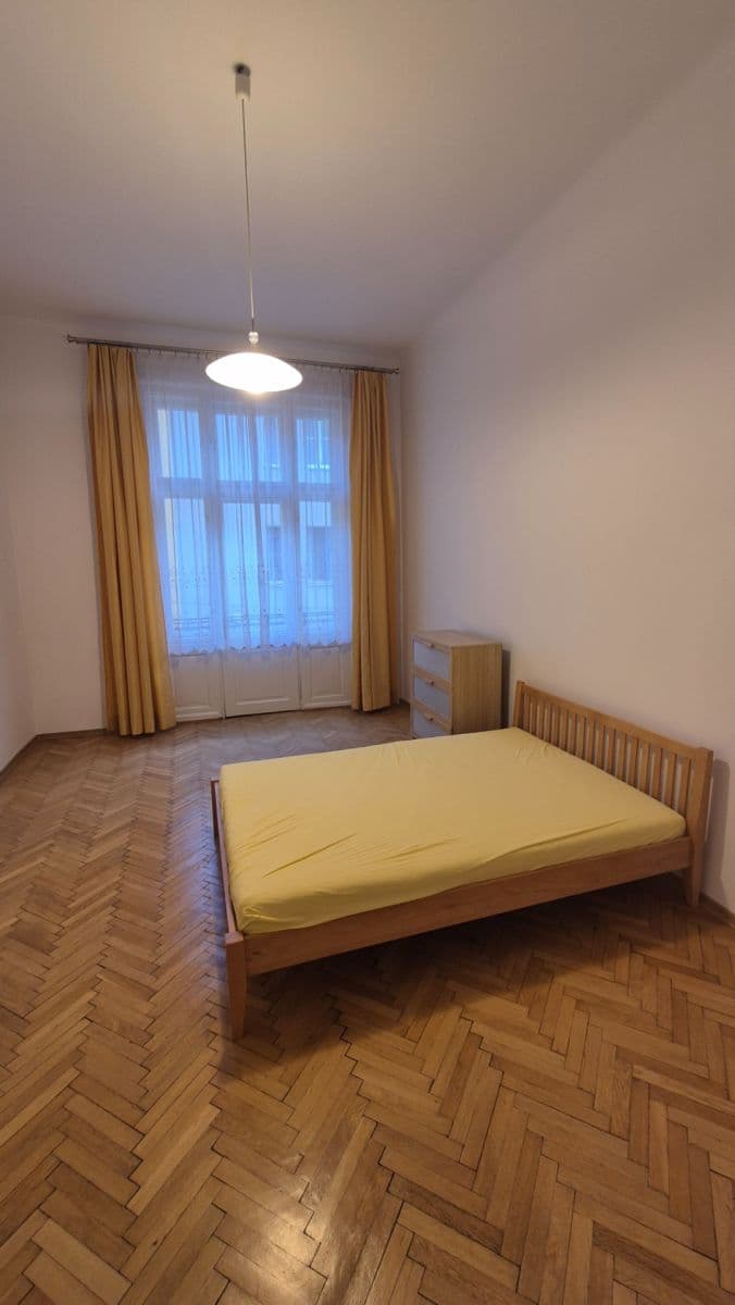 Pronájem bytu 3+1 82 m², Sládkovičova, Bratislava - mestská časť Staré Mesto, Bratislavský kraj Pronájem bytu 3+1 82 m², Sládkovičova, Bratislava - mestská časť Staré Mesto, Bratislavský kraj