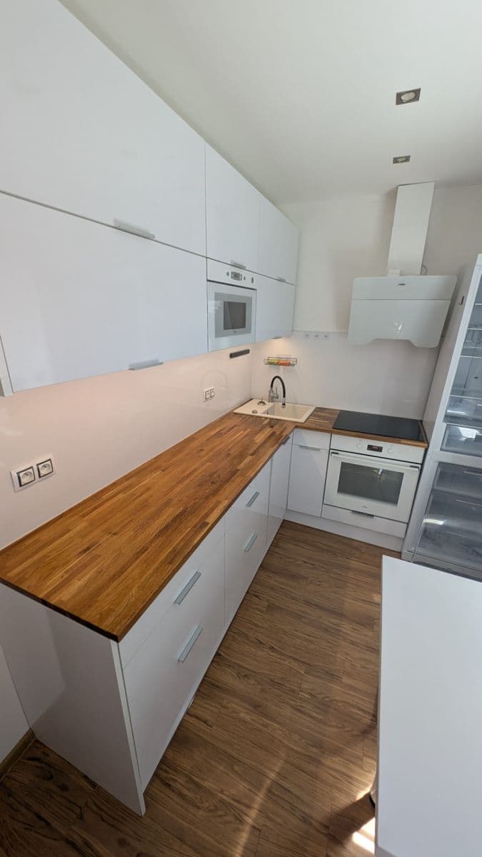 Pronájem bytu 2+1 55 m², Valouškova, Brno, Jihomoravský kraj Pronájem bytu 2+1 55 m², Valouškova, Brno, Jihomoravský kraj