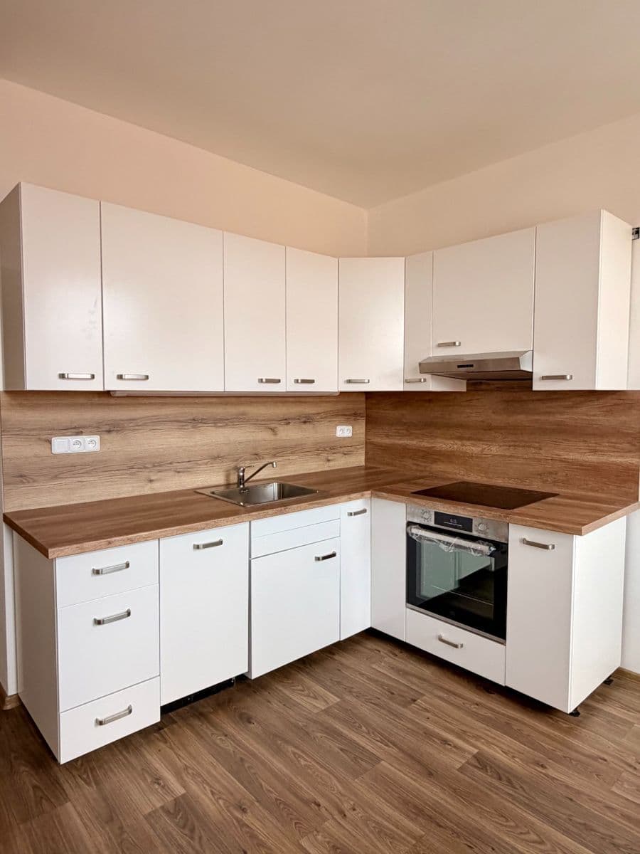 Pronájem bytu 2+kk 41 m², Víta Nejedlého, Praha, Praha Pronájem bytu 2+kk 41 m², Víta Nejedlého, Praha, Praha