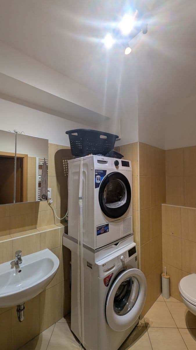 Pronájem bytu 2+kk 43 m², Pod Kavalírkou, Praha, Praha Pronájem bytu 2+kk 43 m², Pod Kavalírkou, Praha, Praha