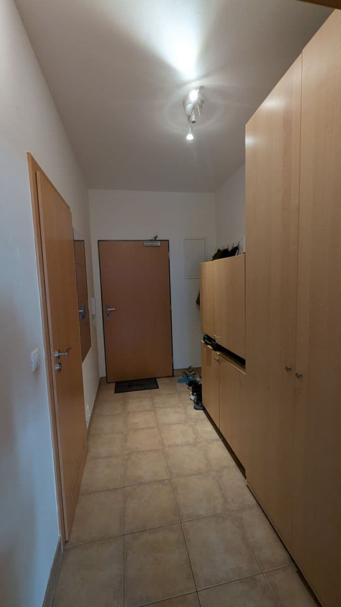 Pronájem bytu 2+kk 43 m², Pod Kavalírkou, Praha, Praha Pronájem bytu 2+kk 43 m², Pod Kavalírkou, Praha, Praha