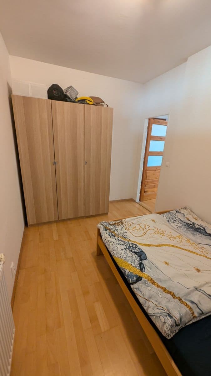 Pronájem bytu 2+kk 43 m², Pod Kavalírkou, Praha, Praha Pronájem bytu 2+kk 43 m², Pod Kavalírkou, Praha, Praha