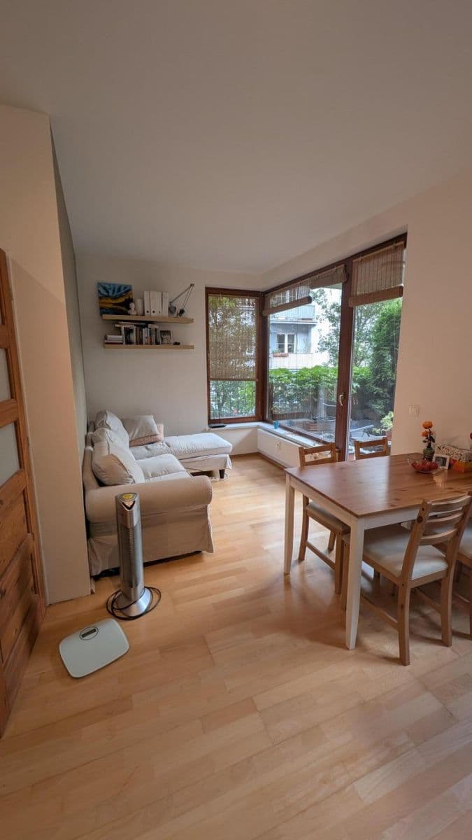 Pronájem bytu 2+kk 43 m², Pod Kavalírkou, Praha, Praha Pronájem bytu 2+kk 43 m², Pod Kavalírkou, Praha, Praha
