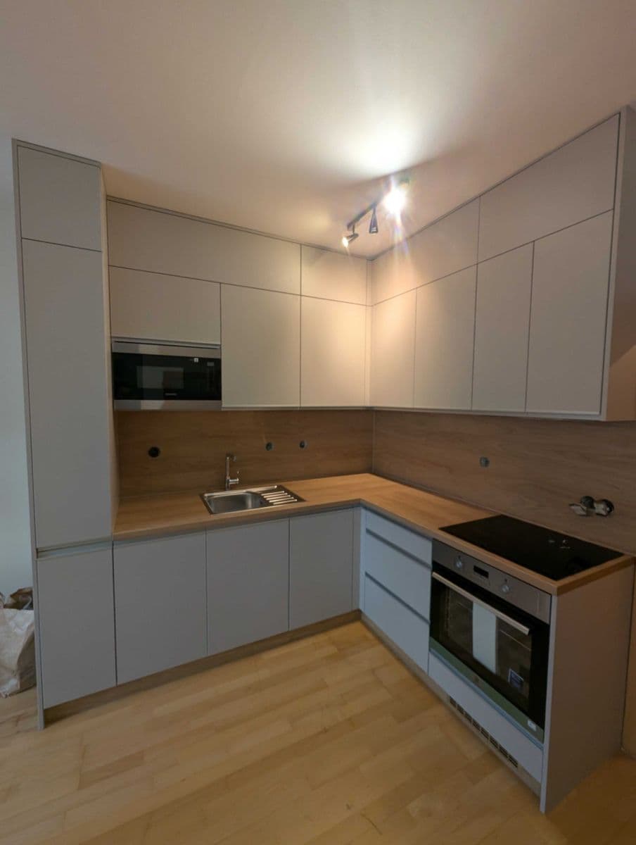 Pronájem bytu 2+kk 43 m², Pod Kavalírkou, Praha, Praha Pronájem bytu 2+kk 43 m², Pod Kavalírkou, Praha, Praha