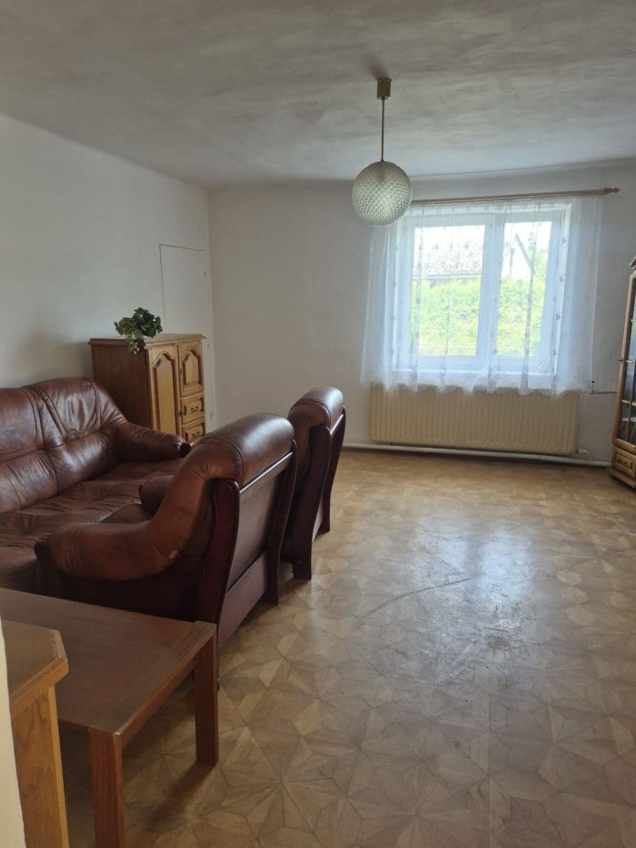 Pronájem domu 150 m², pozemek 1.000 m², Internátní, Třemošnice, Pardubický kraj Pronájem domu 150 m², pozemek 1.000 m², Internátní, Třemošnice, Pardubický kraj