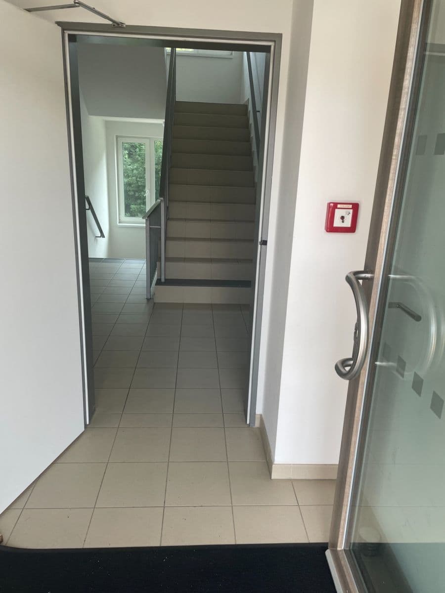 Pronájem bytu 3+kk 69 m², Vrbová, Kunice, Středočeský kraj Pronájem bytu 3+kk 69 m², Vrbová, Kunice, Středočeský kraj