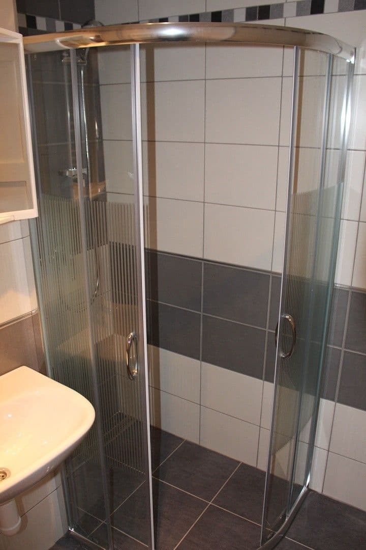 Pronájem bytu 1+kk 24 m², Jerevanská, Praha, Praha Pronájem bytu 1+kk 24 m², Jerevanská, Praha, Praha