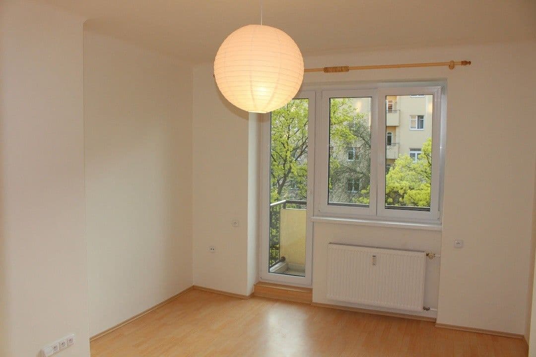 Pronájem bytu 1+kk 24 m², Jerevanská, Praha, Praha Pronájem bytu 1+kk 24 m², Jerevanská, Praha, Praha