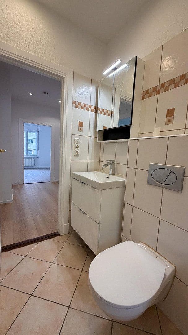 Prodej bytu 3+1 64 m², Laehrscher Jagdweg, Berlin, Berlín Prodej bytu 3+1 64 m², Laehrscher Jagdweg, Berlin, Berlín