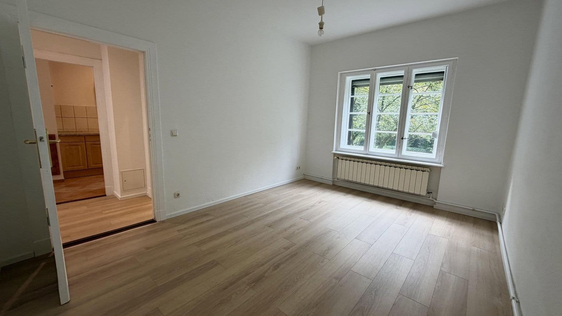 Prodej bytu 3+1 64 m², Laehrscher Jagdweg, Berlin, Berlín Prodej bytu 3+1 64 m², Laehrscher Jagdweg, Berlin, Berlín