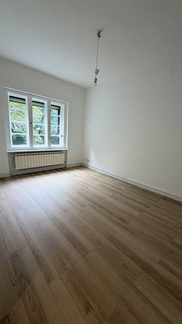 Prodej bytu 3+1 64 m², Laehrscher Jagdweg, Berlin, Berlín Prodej bytu 3+1 64 m², Laehrscher Jagdweg, Berlin, Berlín