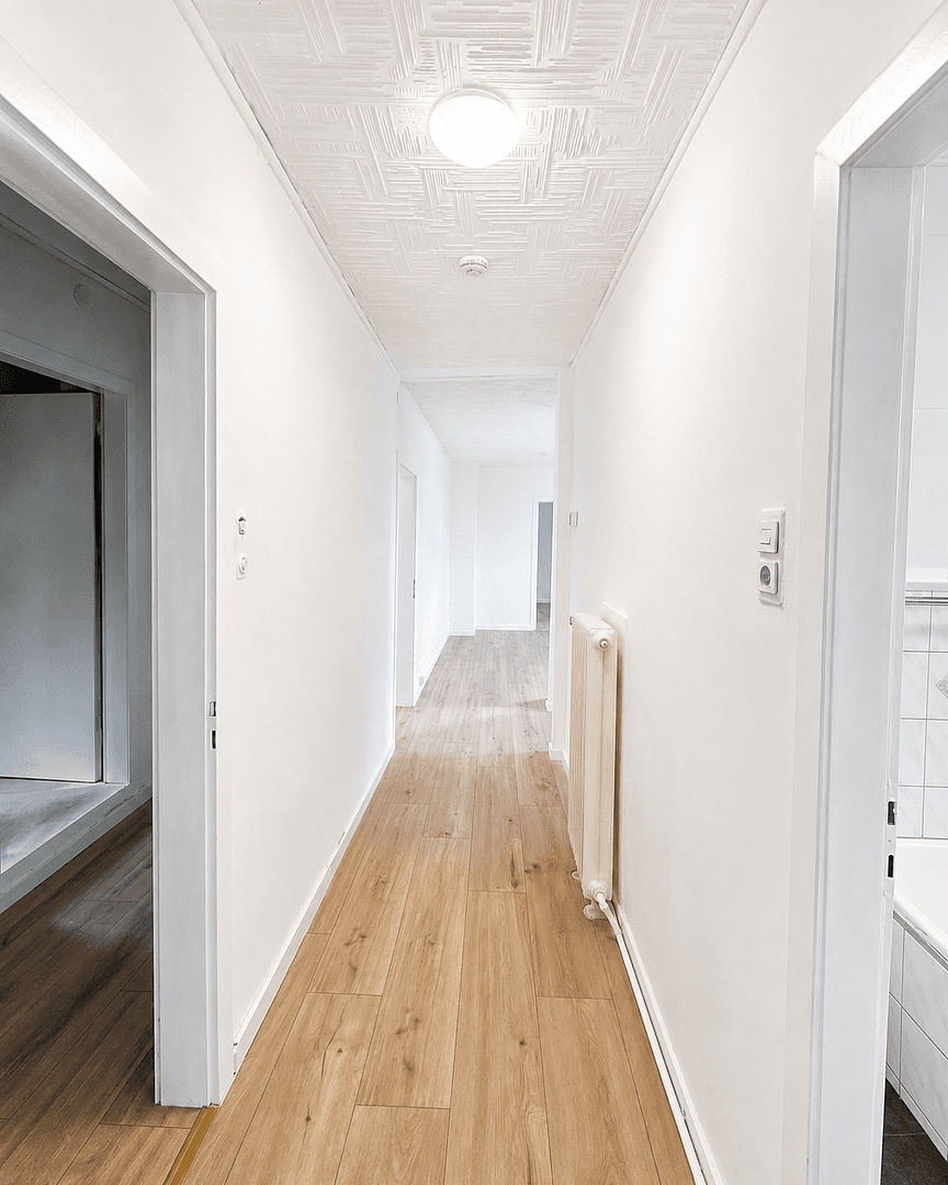 Pronájem bytu 4+1 95 m², Königstr. 11, Remscheid, Severní Porýní-Vestfálsko Pronájem bytu 4+1 95 m², Königstr. 11, Remscheid, Severní Porýní-Vestfálsko