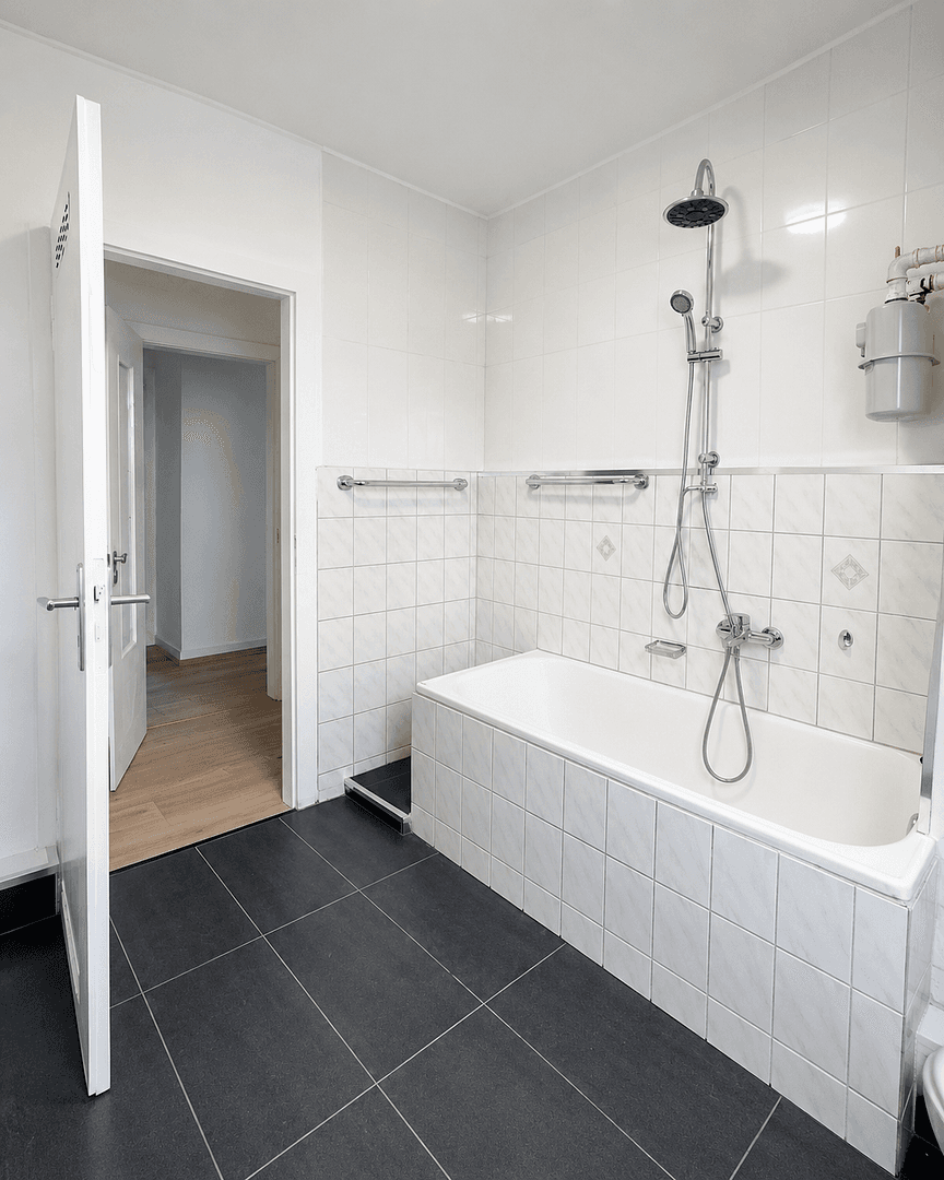 Pronájem bytu 4+1 95 m², Königstr. 11, Remscheid, Severní Porýní-Vestfálsko Pronájem bytu 4+1 95 m², Königstr. 11, Remscheid, Severní Porýní-Vestfálsko
