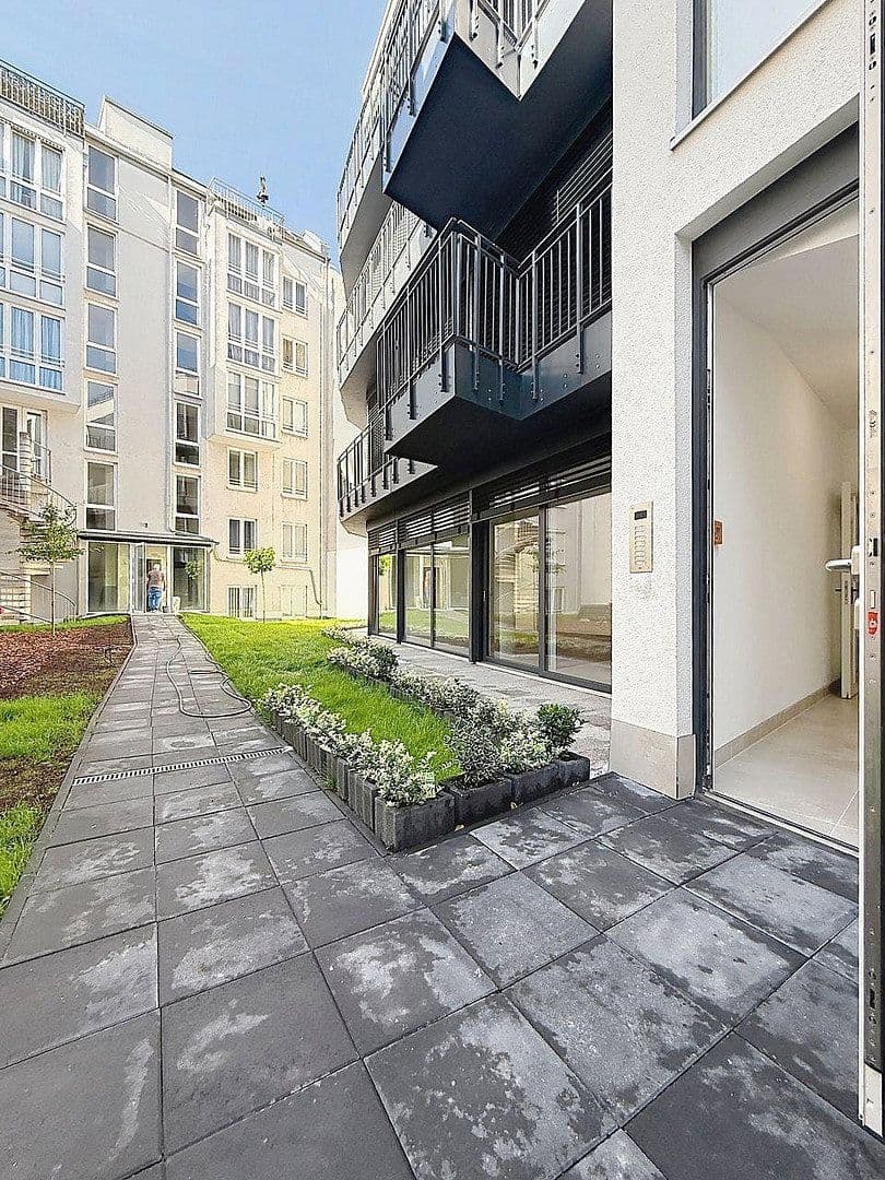 Pronájem bytu 2+1 62 m², Pestalozzistraße, Pestalozzistraße, Berlín Pronájem bytu 2+1 62 m², Pestalozzistraße, Pestalozzistraße, Berlín
