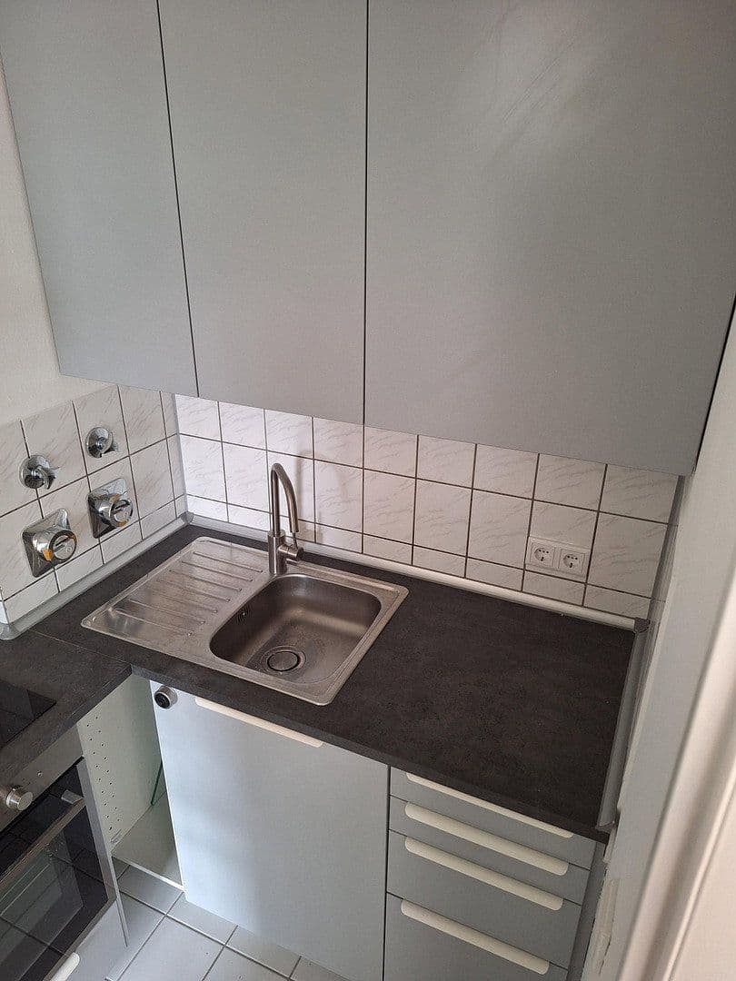 Pronájem bytu 1+1 40 m², Kölner Straße 7a, Frechen, Severní Porýní-Vestfálsko Pronájem bytu 1+1 40 m², Kölner Straße 7a, Frechen, Severní Porýní-Vestfálsko