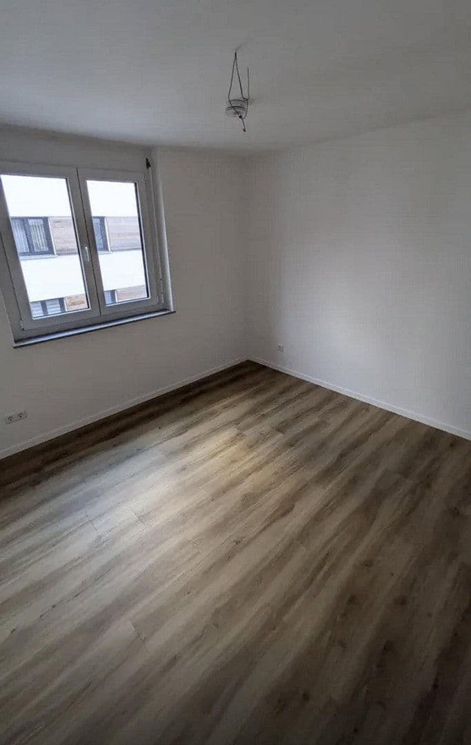 Pronájem bytu 4+1 127 m², Gernsbach, Bádensko-Württembersko Pronájem bytu 4+1 127 m², Gernsbach, Bádensko-Württembersko