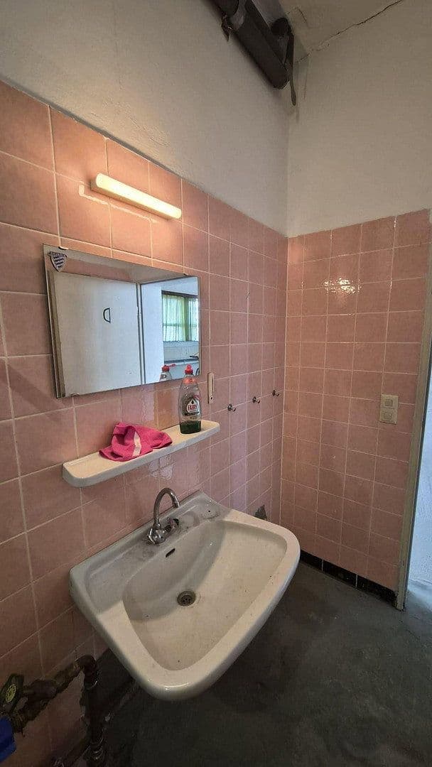 Pronájem nebytového prostoru 600 m², Bahnhofstr. 16, Hofbieber, Hessen Pronájem nebytového prostoru 600 m², Bahnhofstr. 16, Hofbieber, Hessen