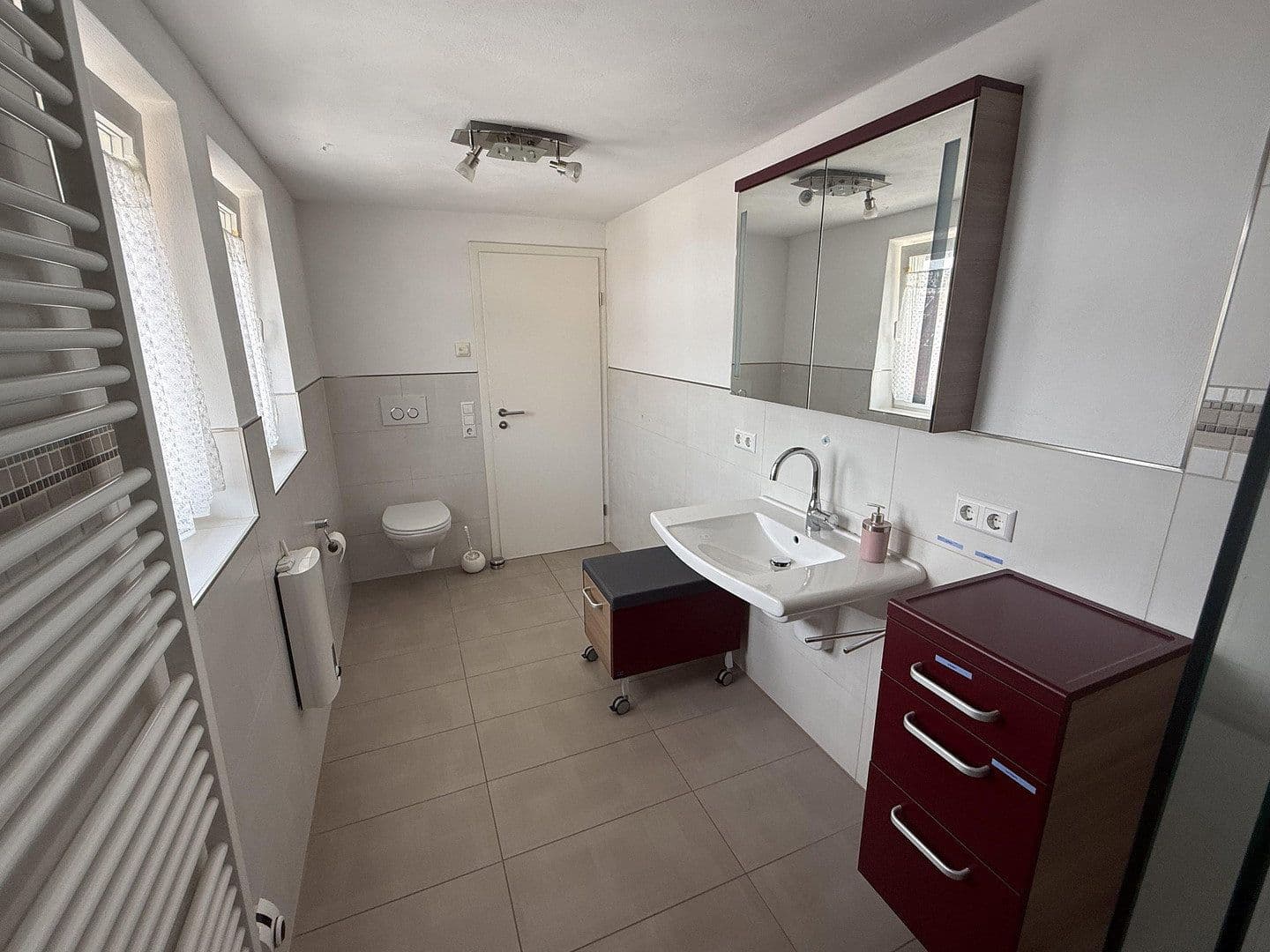 Prodej domu 161 m², pozemek 289 m², Hirschweg 3, Straubenhardt, Bádensko-Württembersko Prodej domu 161 m², pozemek 289 m², Hirschweg 3, Straubenhardt, Bádensko-Württembersko