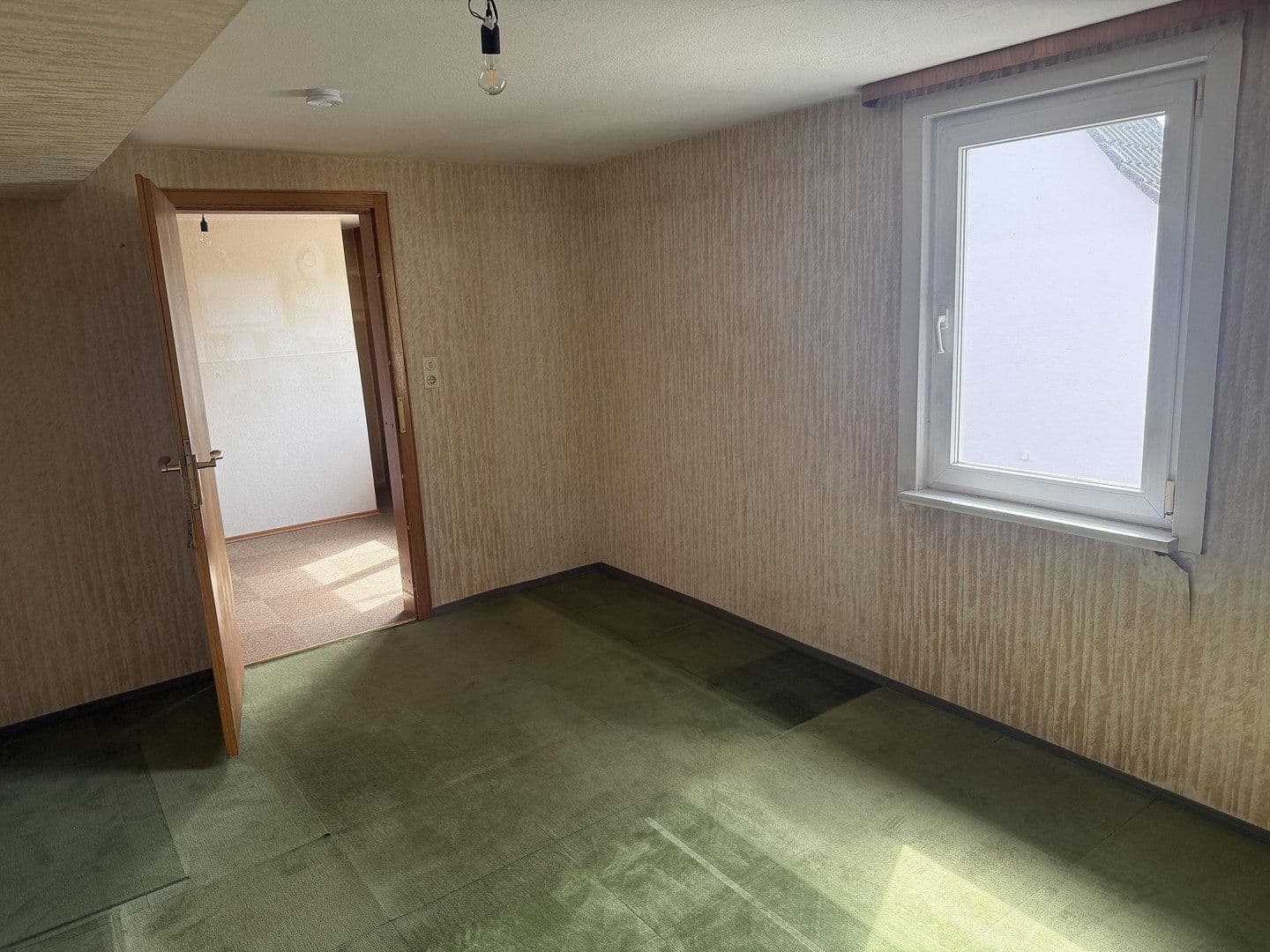 Prodej domu 161 m², pozemek 289 m², Hirschweg 3, Straubenhardt, Bádensko-Württembersko Prodej domu 161 m², pozemek 289 m², Hirschweg 3, Straubenhardt, Bádensko-Württembersko
