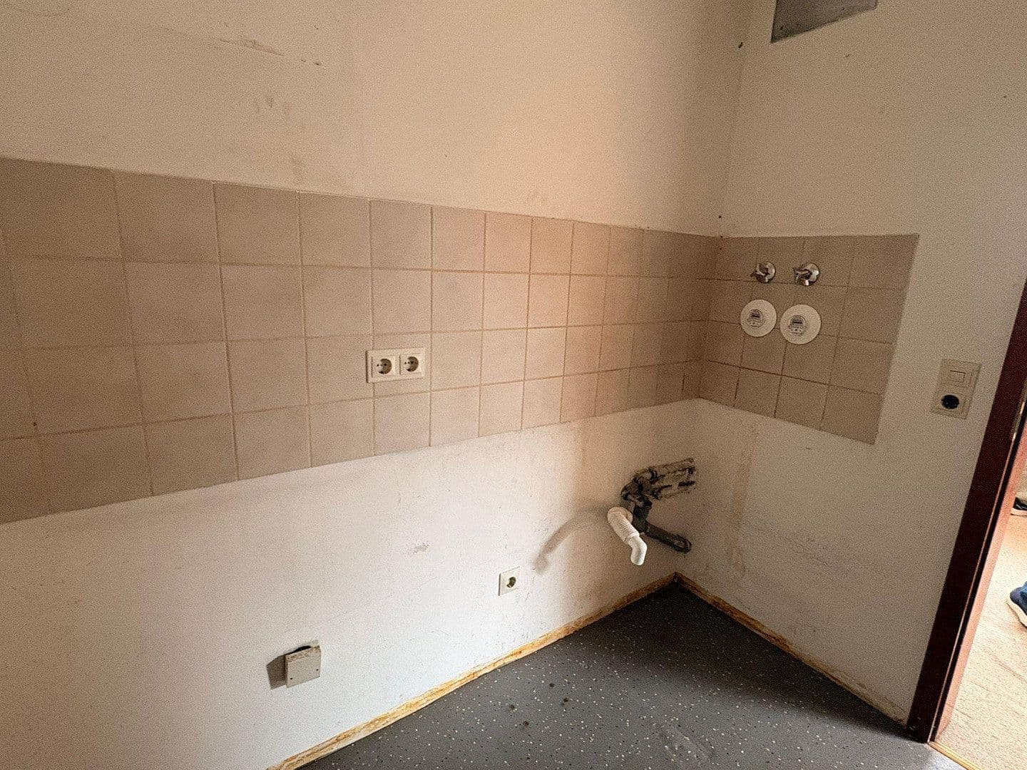 Prodej bytu 2+1 55 m², Elisabethstr 33, Pforzheim Sonnenberg, Bádensko-Württembersko Prodej bytu 2+1 55 m², Elisabethstr 33, Pforzheim Sonnenberg, Bádensko-Württembersko