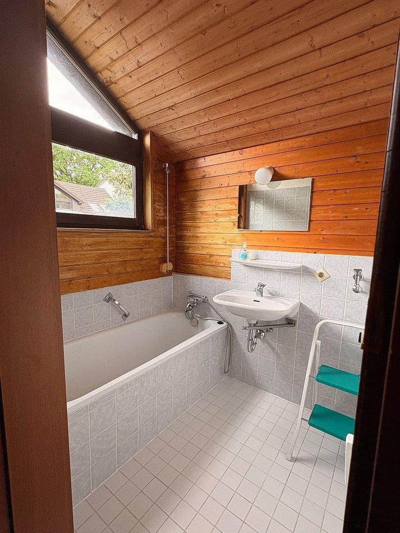 Prodej bytu 2+1 55 m², Elisabethstr 33, Pforzheim Sonnenberg, Bádensko-Württembersko Prodej bytu 2+1 55 m², Elisabethstr 33, Pforzheim Sonnenberg, Bádensko-Württembersko