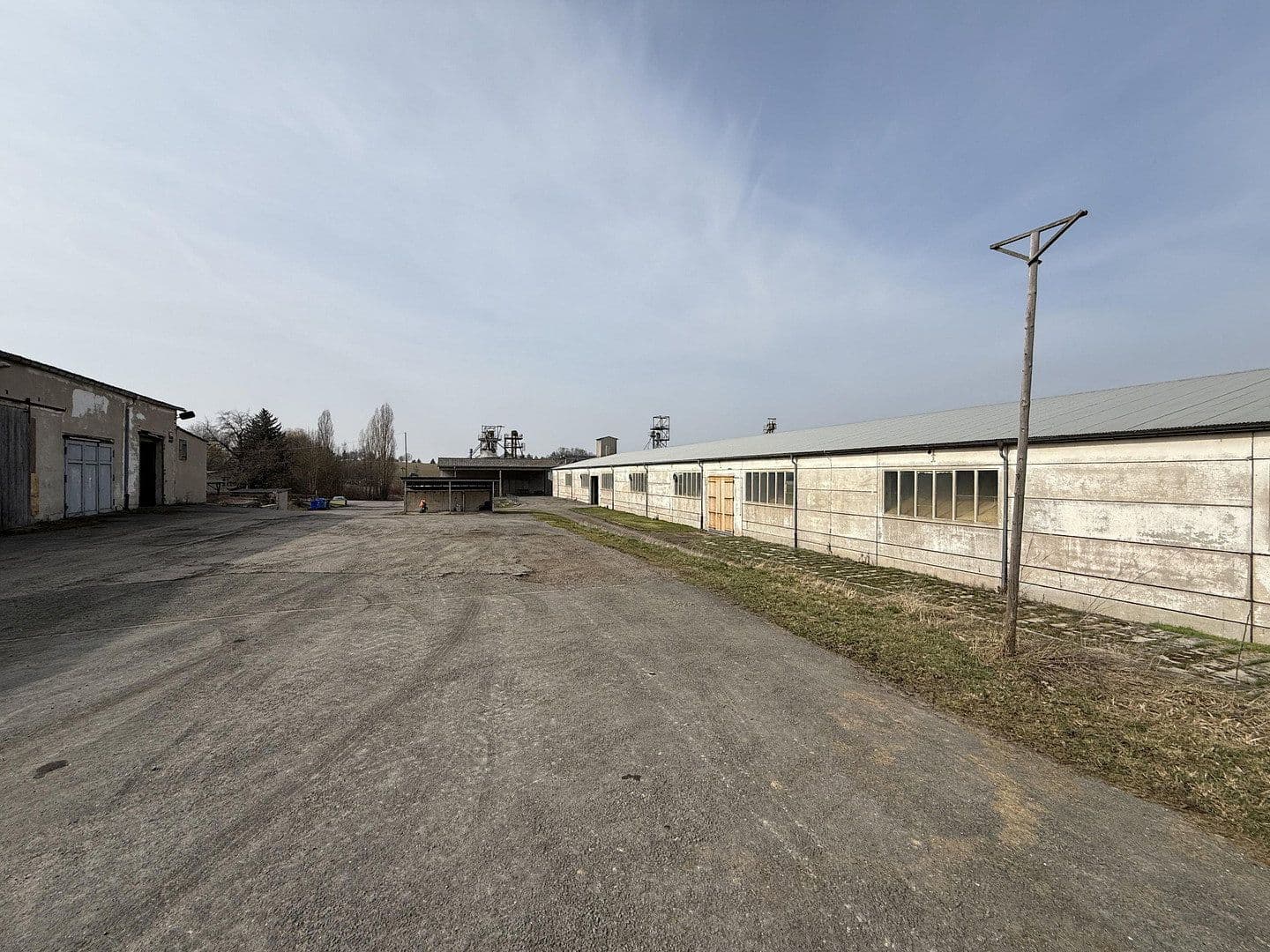 Prodej nebytového prostoru 28.000 m², Schleizer Straße 21 a, Neustadt an der Orla, Durynsko Prodej nebytového prostoru 28.000 m², Schleizer Straße 21 a, Neustadt an der Orla, Durynsko