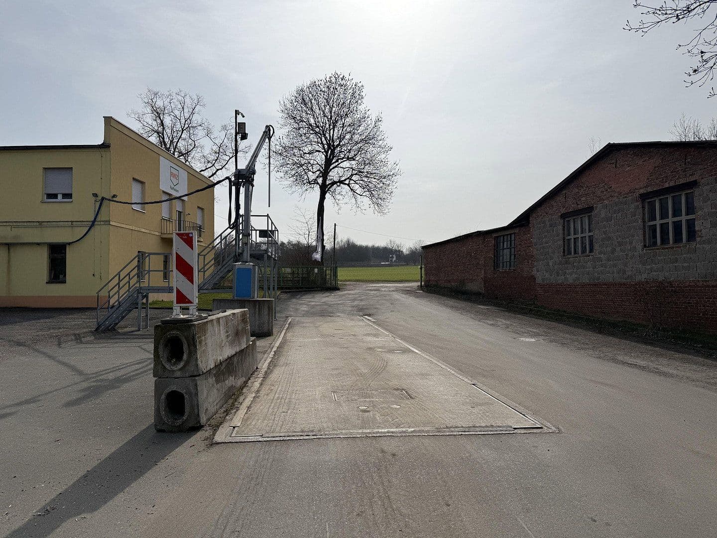 Prodej nebytového prostoru 28.000 m², Schleizer Straße 21 a, Neustadt an der Orla, Durynsko Prodej nebytového prostoru 28.000 m², Schleizer Straße 21 a, Neustadt an der Orla, Durynsko