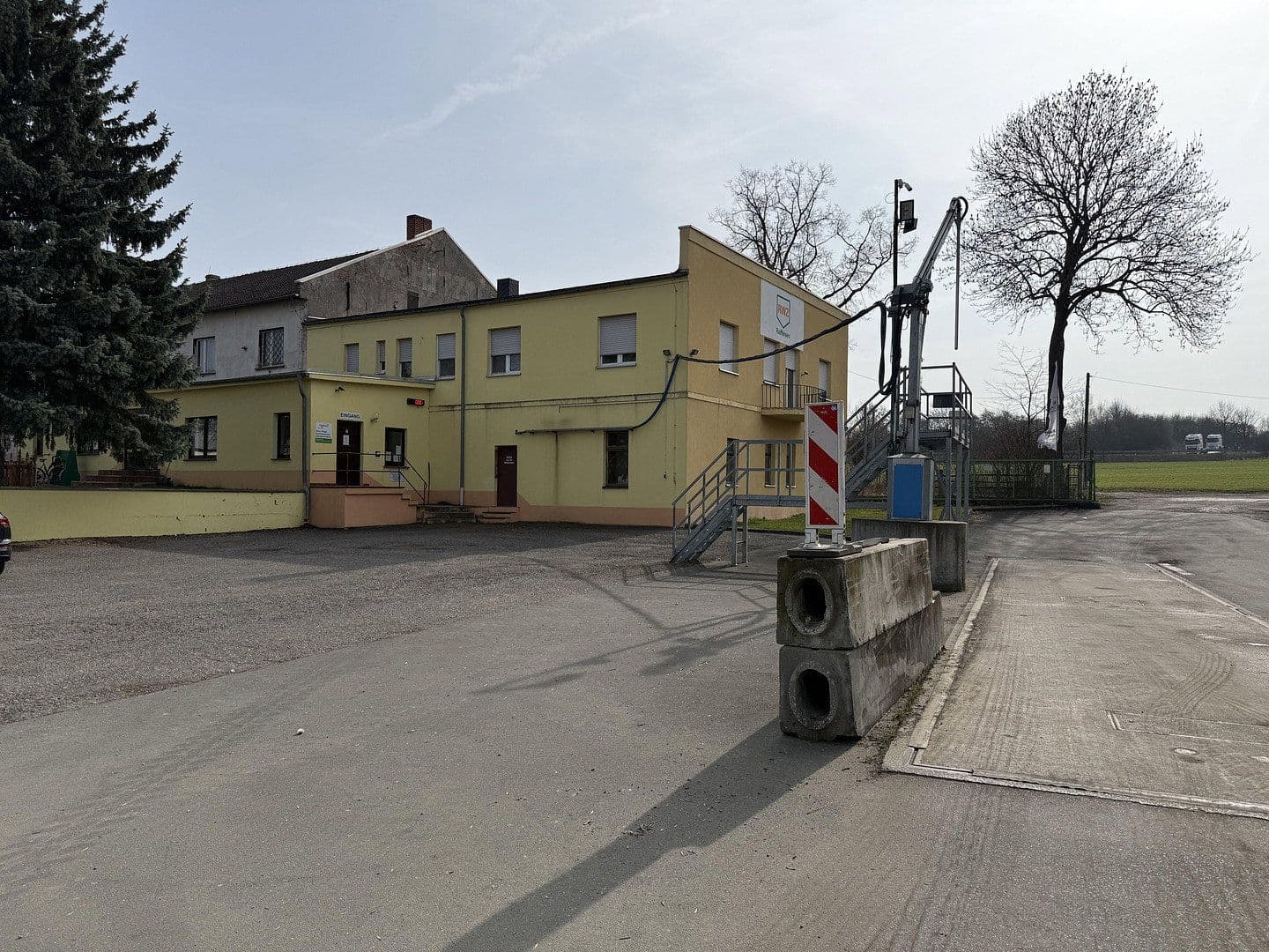 Prodej nebytového prostoru 28.000 m², Schleizer Straße 21 a, Neustadt an der Orla, Durynsko Prodej nebytového prostoru 28.000 m², Schleizer Straße 21 a, Neustadt an der Orla, Durynsko