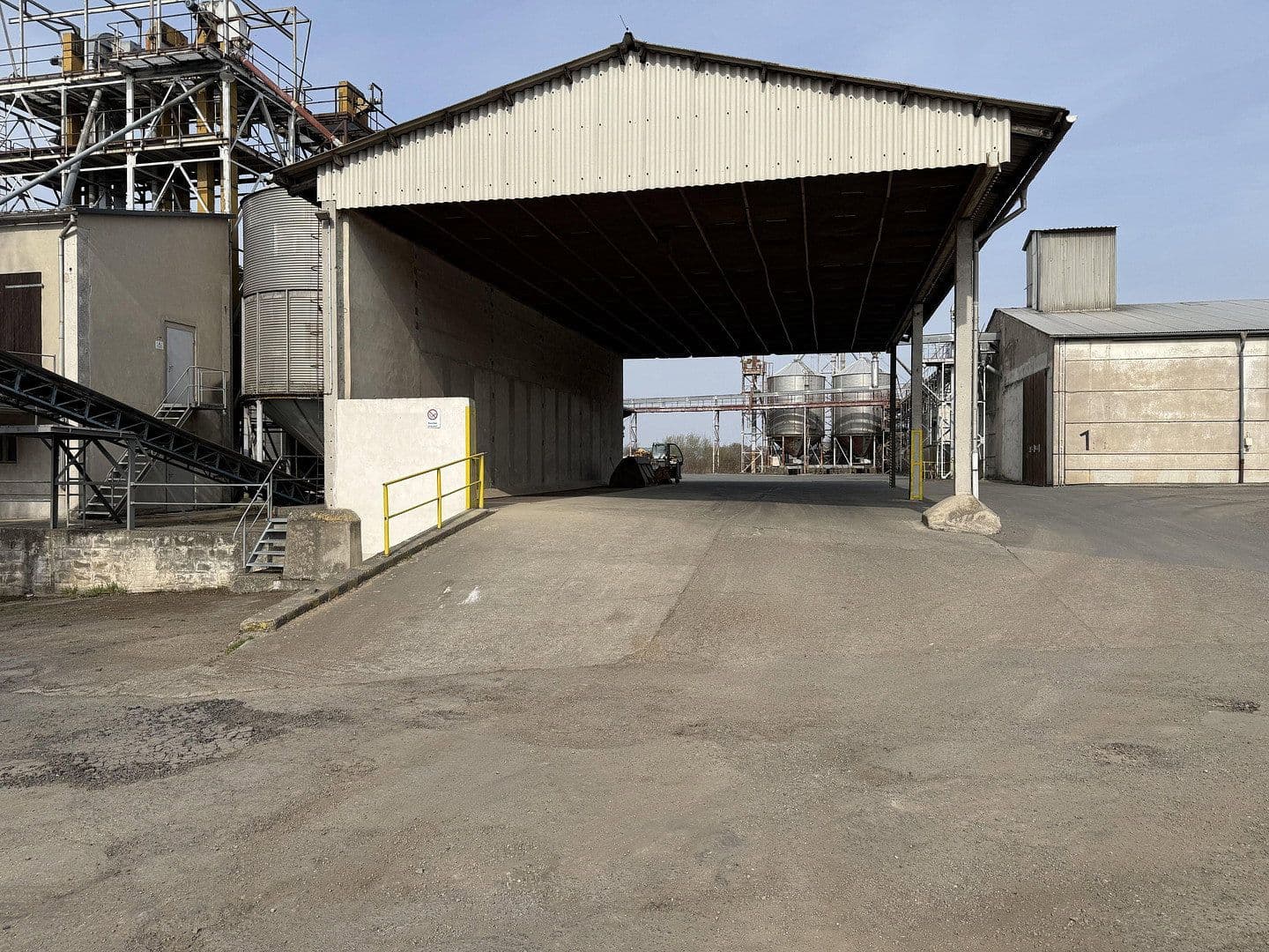 Prodej nebytového prostoru 28.000 m², Schleizer Straße 21 a, Neustadt an der Orla, Durynsko Prodej nebytového prostoru 28.000 m², Schleizer Straße 21 a, Neustadt an der Orla, Durynsko