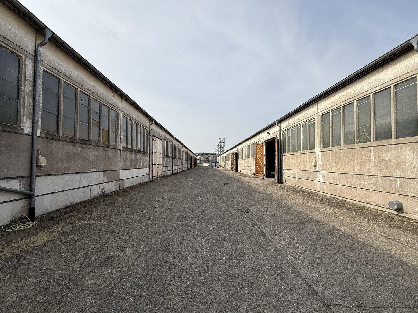 Prodej nebytového prostoru 28.000 m², Schleizer Straße 21 a, Neustadt an der Orla, Durynsko Prodej nebytového prostoru 28.000 m², Schleizer Straße 21 a, Neustadt an der Orla, Durynsko