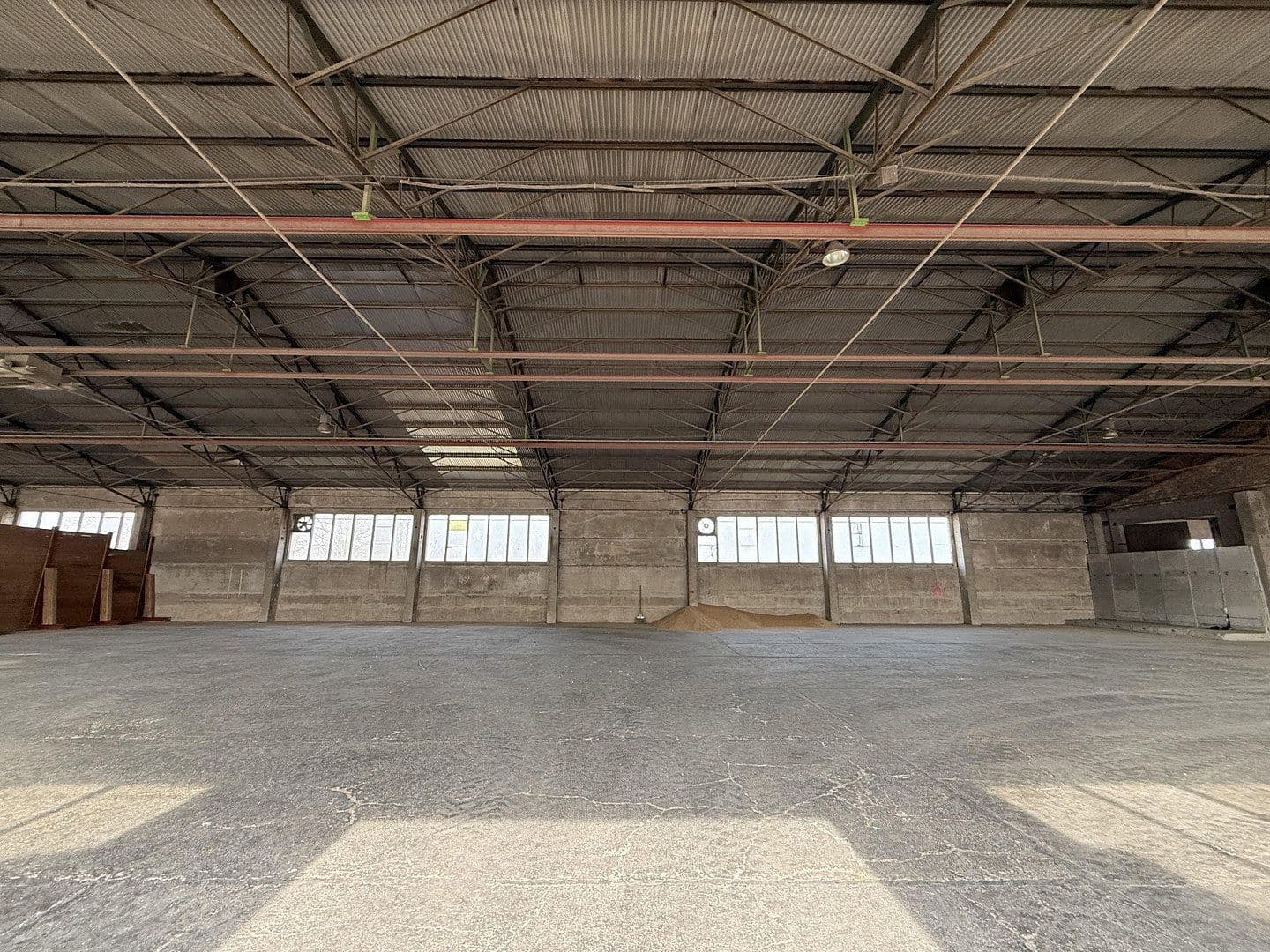 Prodej nebytového prostoru 28.000 m², Schleizer Straße 21 a, Neustadt an der Orla, Durynsko Prodej nebytového prostoru 28.000 m², Schleizer Straße 21 a, Neustadt an der Orla, Durynsko