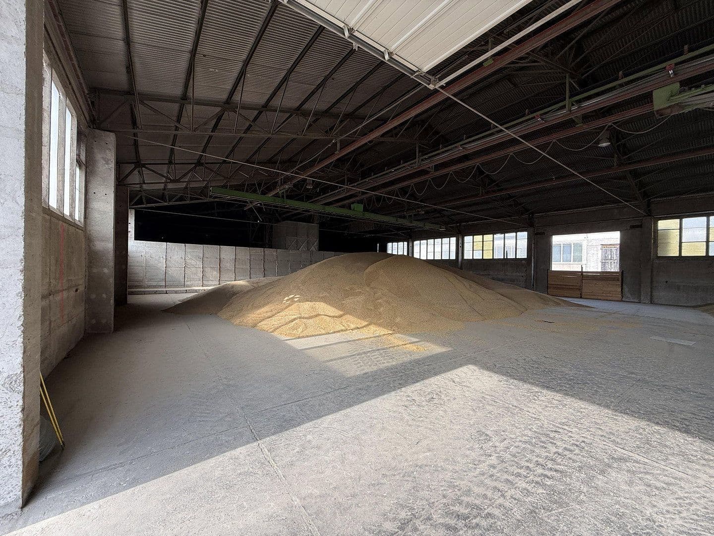 Prodej nebytového prostoru 28.000 m², Schleizer Straße 21 a, Neustadt an der Orla, Durynsko Prodej nebytového prostoru 28.000 m², Schleizer Straße 21 a, Neustadt an der Orla, Durynsko