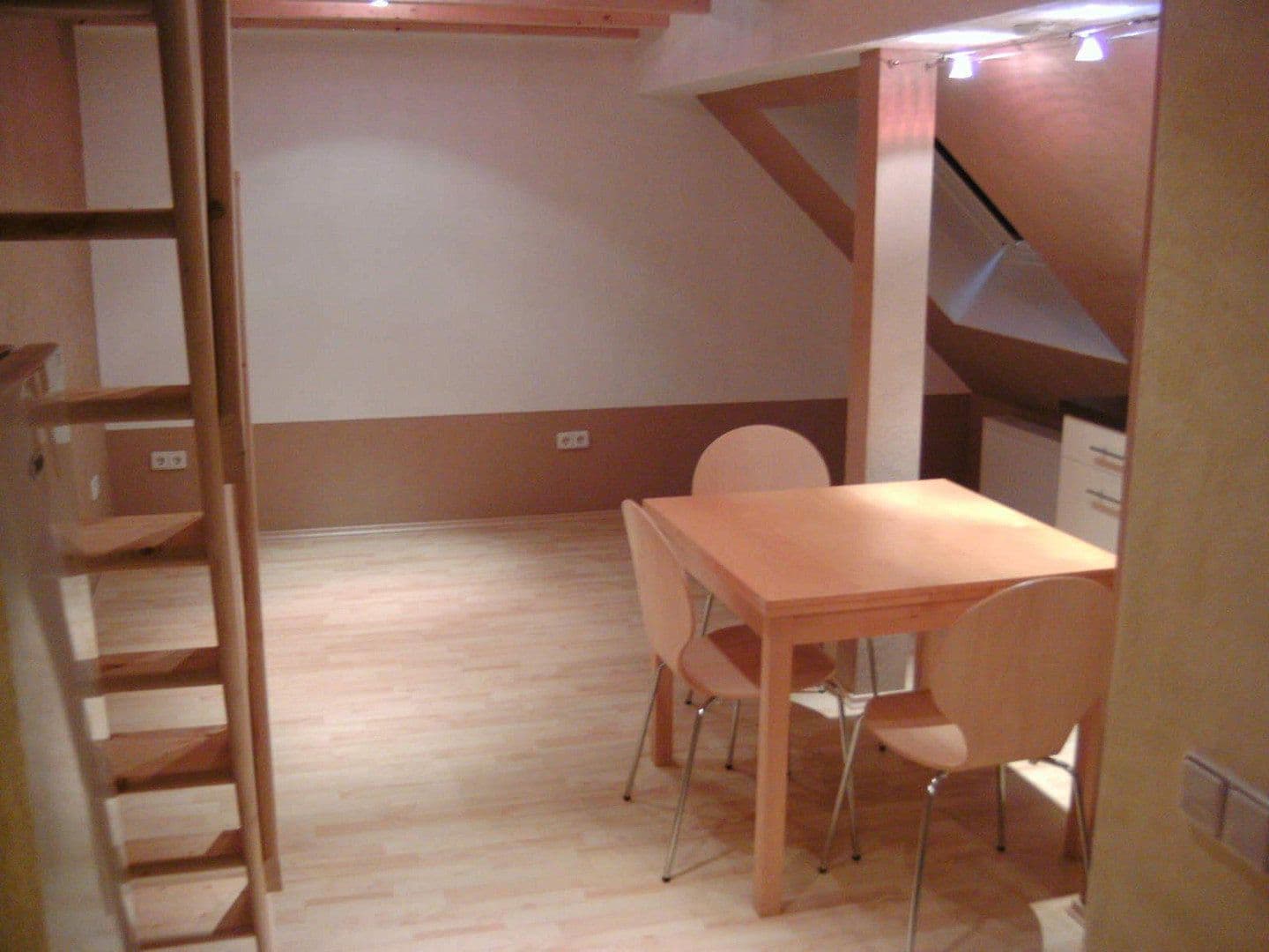Pronájem bytu 2+1 55 m², Herxheim bei Landau/Pfalz, Porýní-Falc Pronájem bytu 2+1 55 m², Herxheim bei Landau/Pfalz, Porýní-Falc